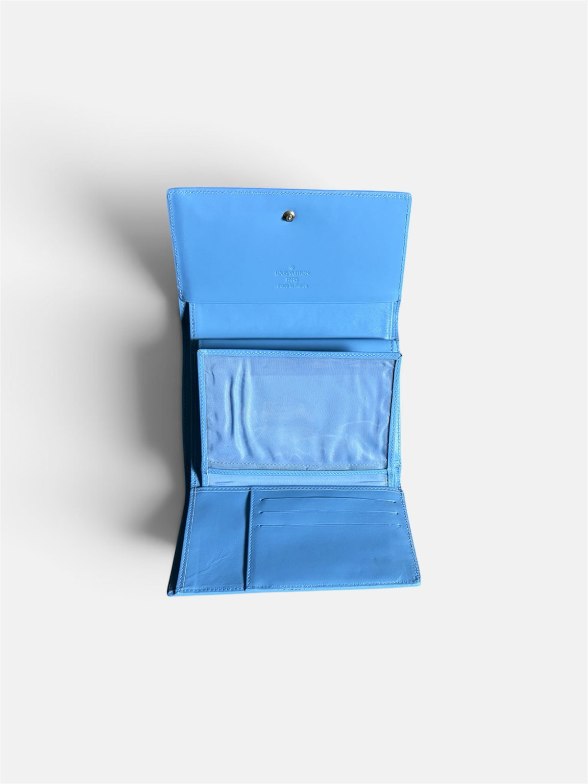 Last Season open blue Louis Vuitton Monogram Vernis patent leather wallet with card slots and ID window
