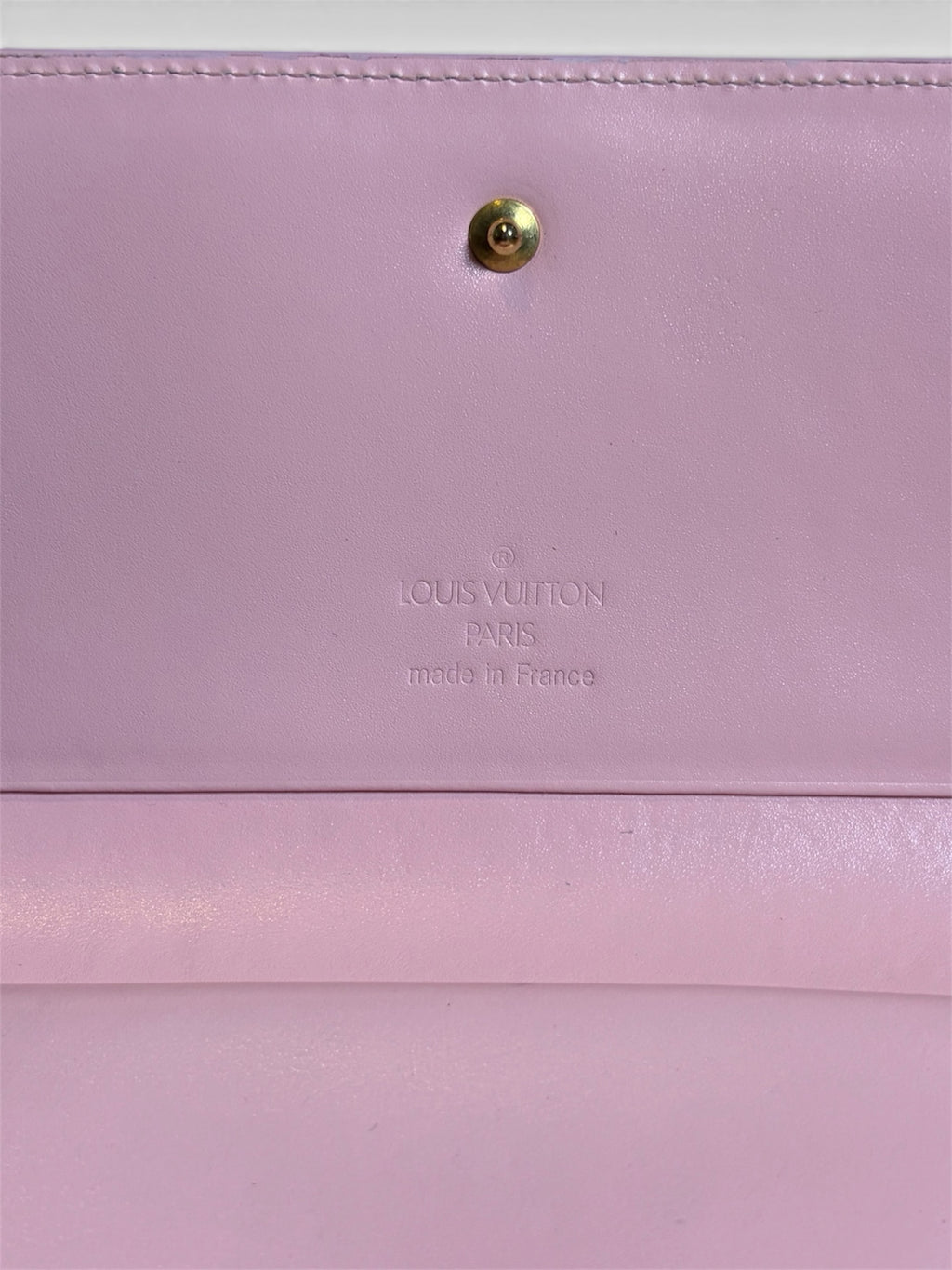 Last Season Louis Vuitton blush pink Vernis leather trifold wallet interior with gold snap button and embossed logo
